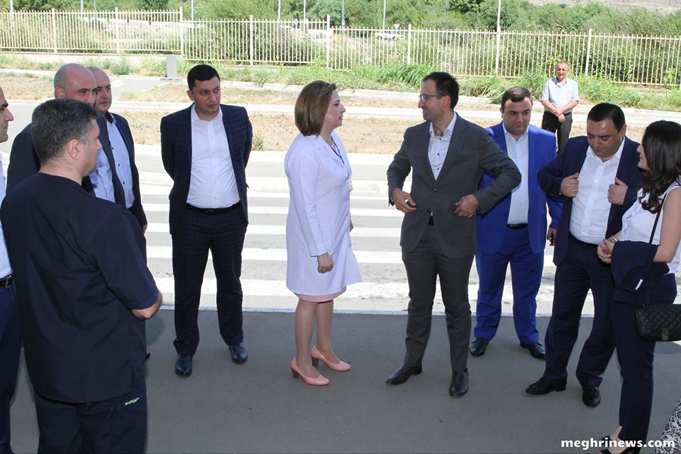 40023991_2118619174824311_23893066276405248_n